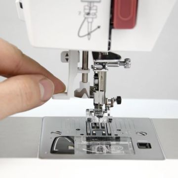 Швейная машина Aurora 580e